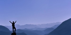 极希社“不用动脑” 的线上副业清单：适合碎片化时间，每天 30 分钟赚话费钱