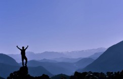 极希社“不用动脑” 的线上副业清单：适合碎片化时间，每天 30 分钟赚话费钱